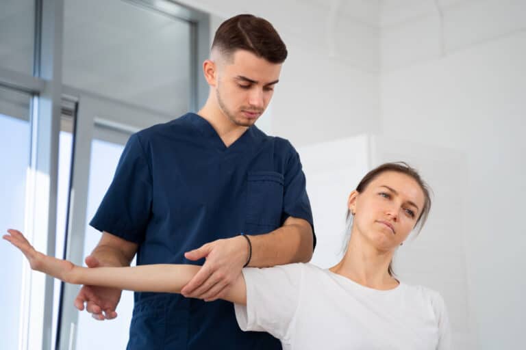 Fizjoterapeuta a Rehabilitant: Jaka Jest Różnica i Do Kogo Się Zwrócić?