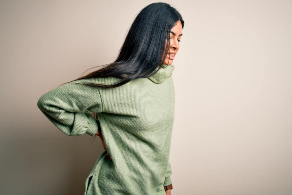 Piekący ból pleców na wysokości łopatek – Przyczyny, Objawy i Skuteczne Leczenie | Galileo Medical